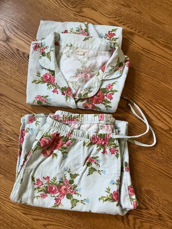 Other - Garnet Hill Women’s Medium Blue Floral Cotton Flannel Pajama Set